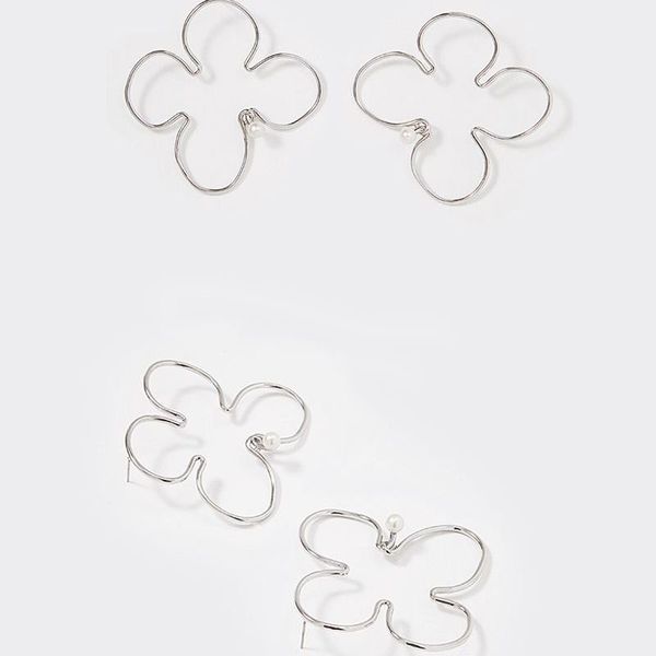 jewels hollowed out large flowers with pearl earrings luxurys designers jewelry, Golden;silver
jewels hollowed out large flowers with pearl earrings luxurys designers jewelry, Golden;silver