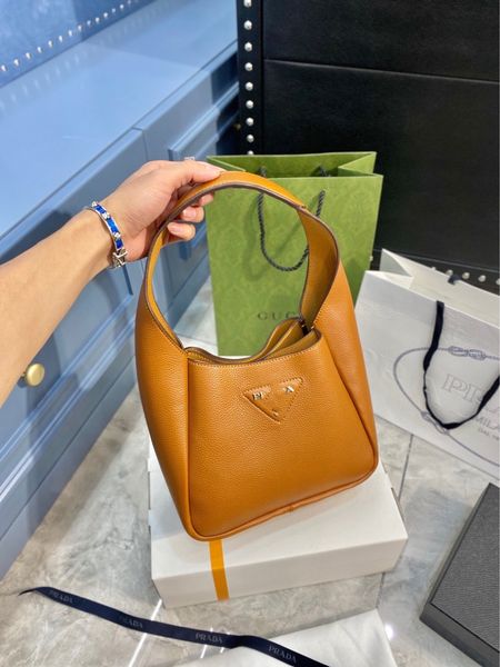 factory outlet bucket bag black soft handle open pocket vertical square solid sewing open women's
factory outlet bucket bag black soft handle open pocket vertical square solid sewing open women's