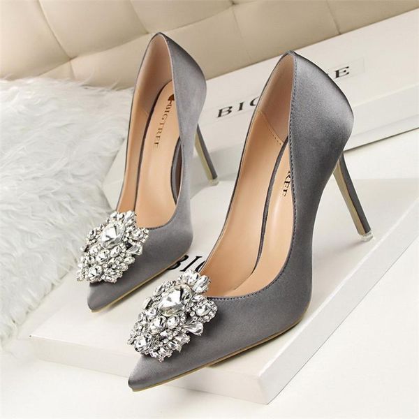 dress shoes luxury women's pumps snowflake big rhinestones elegant silk satin high heels thin pointed toe single autumn 2021, Black
dress shoes luxury women's pumps snowflake big rhinestones elegant silk satin high heels thin pointed toe single autumn 2021, Black