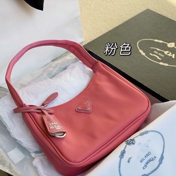 women luxurys designers handbag p family hobo underarm waterproof women's parachute cloth portable one shoulder bag gift
women luxurys designers handbag p family hobo underarm waterproof women's parachute cloth portable one shoulder bag gift