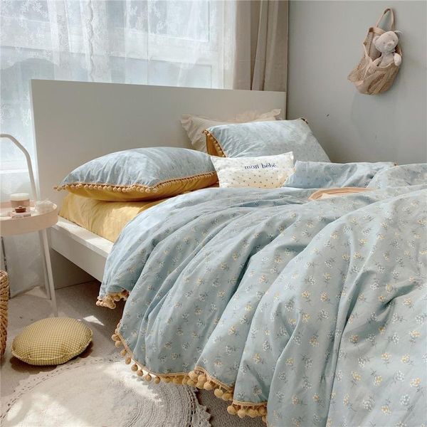 bedding sets french retro wind small crushed flower cotton four-piece set girl heart japanese ball side
bedding sets french retro wind small crushed flower cotton four-piece set girl heart japanese ball side