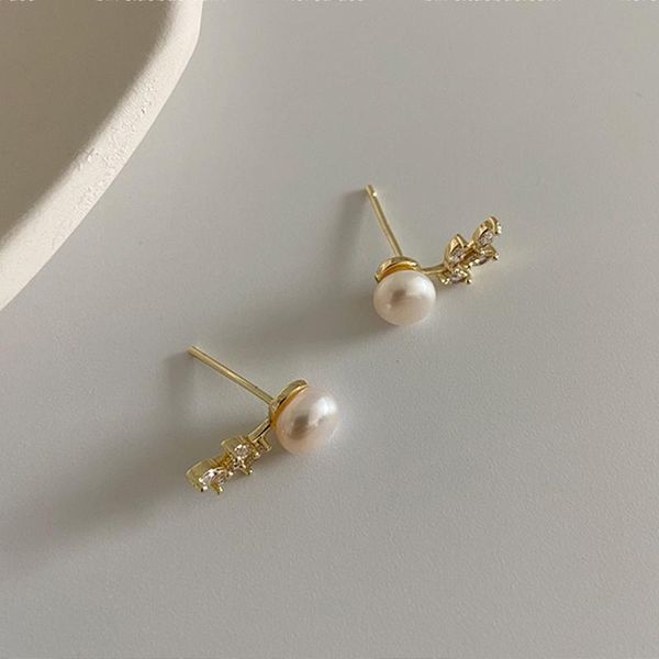 stud south korea exquisite freshwater pearl earrings fashion temperament rhinestone leaf elegant lady jewelry, Golden;silver
stud south korea exquisite freshwater pearl earrings fashion temperament rhinestone leaf elegant lady jewelry, Golden;silver
