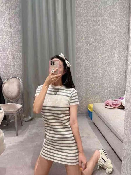 2022 factory wholesale new model d family spring and summer stripe contrast age reducing letter embroidery rib crew neck casual short sleeve, Black;gray
2022 factory wholesale new model d family spring and summer stripe contrast age reducing letter embroidery rib crew neck casual short sleeve, Black;gray