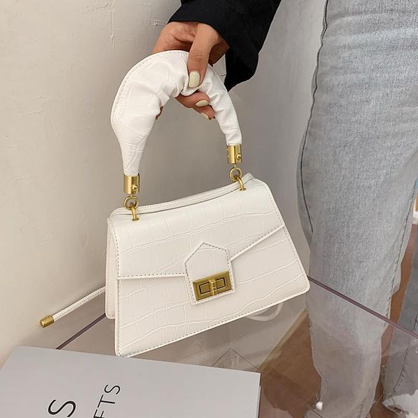 women messenger bag small leather shoulder bags chains sac a main female vintage flap for girls summer solid bolsa
women messenger bag small leather shoulder bags chains sac a main female vintage flap for girls summer solid bolsa