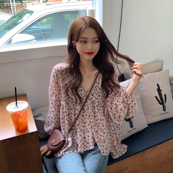 women's knits & tees early spring 2021 fresh floral v-neck puff sleeve western style youthful-looking long chiffon shirt for women, White
women's knits & tees early spring 2021 fresh floral v-neck puff sleeve western style youthful-looking long chiffon shirt for women, White