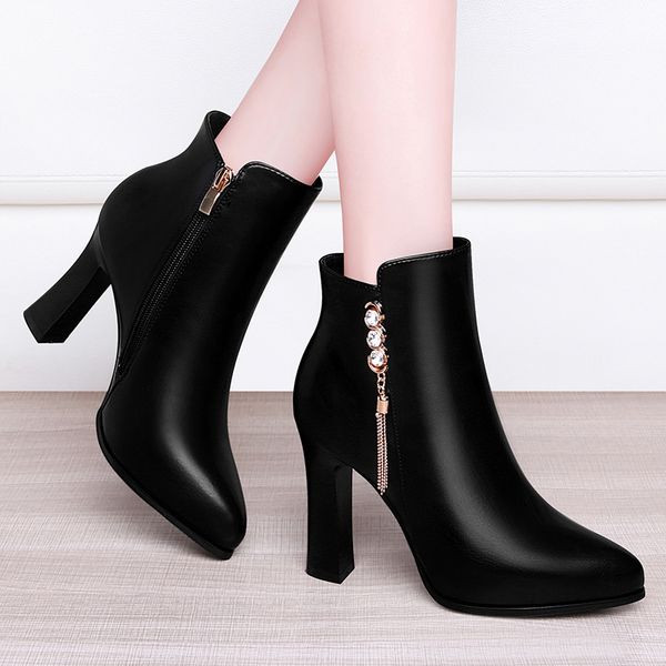 pointed high-heeled short boots 2021 autumn winter designer thick-heeled plus velvet women's leather shoes fringed boots ankle for woma, Black
pointed high-heeled short boots 2021 autumn winter designer thick-heeled plus velvet women's leather shoes fringed boots ankle for woma, Black