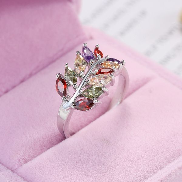 jewelry creative leaves female zircon hand decoration mixed color wedding ring, Slivery;golden
jewelry creative leaves female zircon hand decoration mixed color wedding ring, Slivery;golden