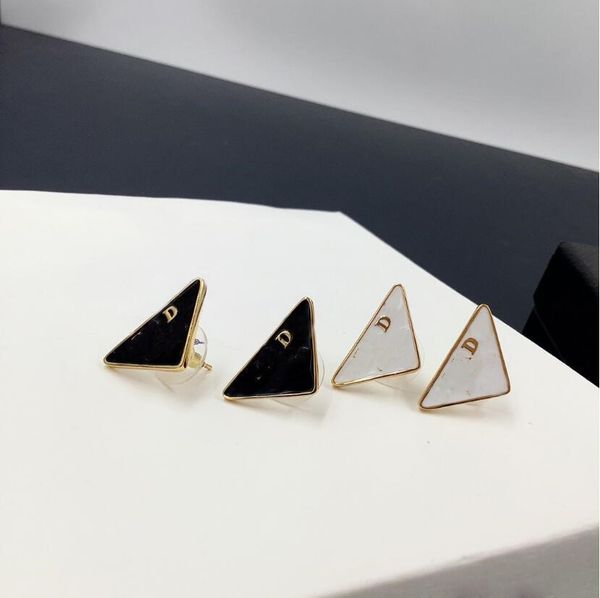 korean version of the triangle letter stud dripping oil net celebrity style cold wind simple big-name earrings female high-quality fast deli, Golden;silver
korean version of the triangle letter stud dripping oil net celebrity style cold wind simple big-name earrings female high-quality fast deli, Golden;silver