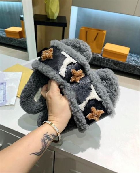 classic women's casual slippers maomao sandals fashion wool sandal women warm slipper famous ladies winter designer real fur shoes v906, Black
classic women's casual slippers maomao sandals fashion wool sandal women warm slipper famous ladies winter designer real fur shoes v906, Black