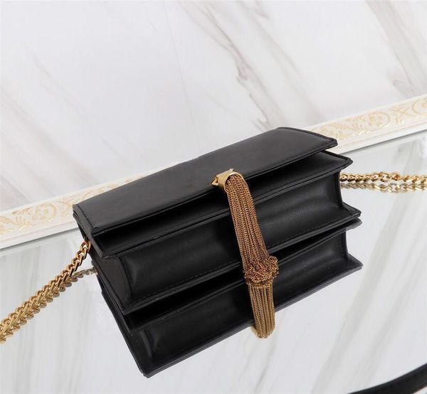 fashion women's bag tassel leather handbag luxury designer female one shoulder lady crossbody size 20-17-6cm cross body
fashion women's bag tassel leather handbag luxury designer female one shoulder lady crossbody size 20-17-6cm cross body