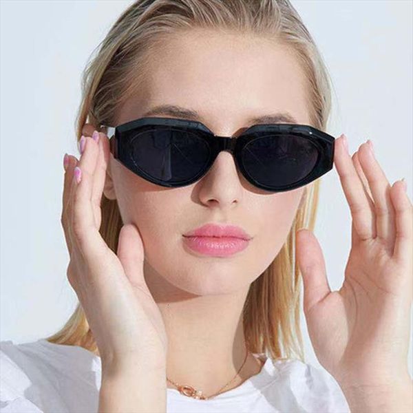 vogue sunglass vintage woman style black rectangle glasses designer men driving eyeglasses decorations for girls, White;black
vogue sunglass vintage woman style black rectangle glasses designer men driving eyeglasses decorations for girls, White;black