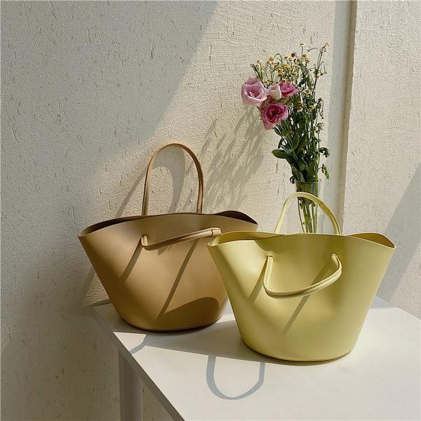 shoulder bags large capacity bucket bag 2021 simple leather women's trend elegant handbags female travel totes lady hand
shoulder bags large capacity bucket bag 2021 simple leather women's trend elegant handbags female travel totes lady hand