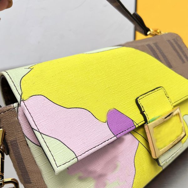 2022graffiti two-tone baguette bag women shoulder sing crossbody bags wallet letters purse vintage letter wallets leather clutch
2022graffiti two-tone baguette bag women shoulder sing crossbody bags wallet letters purse vintage letter wallets leather clutch