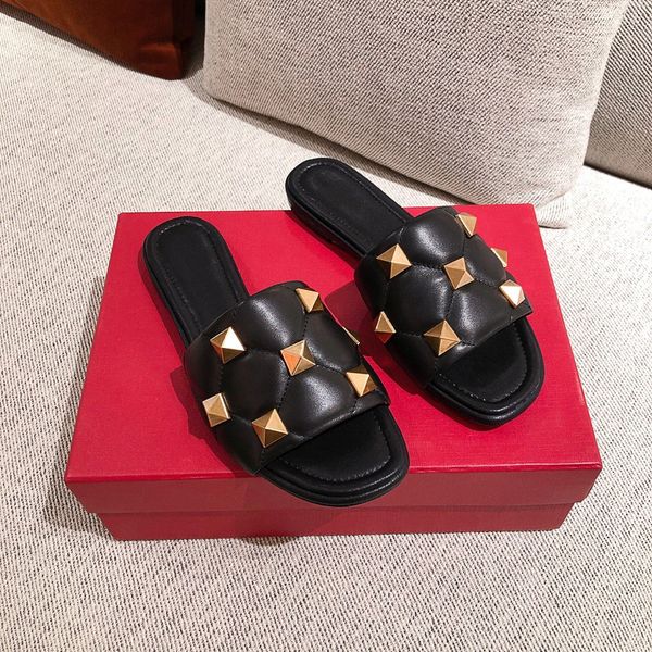 2021ss fashion trend popular women sandals flat slippers flip flops beach indoor outdoor breathable shoes summer rivets slippers 6 colors la, Black
2021ss fashion trend popular women sandals flat slippers flip flops beach indoor outdoor breathable shoes summer rivets slippers 6 colors la, Black