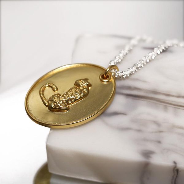 oval coin leopard statue pendant nechlace for women/men/couple 2021 jewelry vintage gold plated gothic accessories neck chains necklaces, Silver
oval coin leopard statue pendant nechlace for women/men/couple 2021 jewelry vintage gold plated gothic accessories neck chains necklaces, Silver