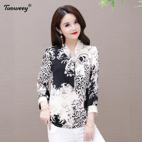women's blouses & shirts 2021 plus size summer long sleeve chiffon blouse women casual bow collar floral female clothing blusas mujer, White
women's blouses & shirts 2021 plus size summer long sleeve chiffon blouse women casual bow collar floral female clothing blusas mujer, White