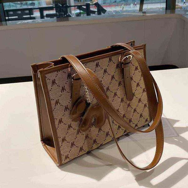 large capacity bag women's summer versatile 2021 fashion single shoulder canvas minority texture autumn tote
large capacity bag women's summer versatile 2021 fashion single shoulder canvas minority texture autumn tote