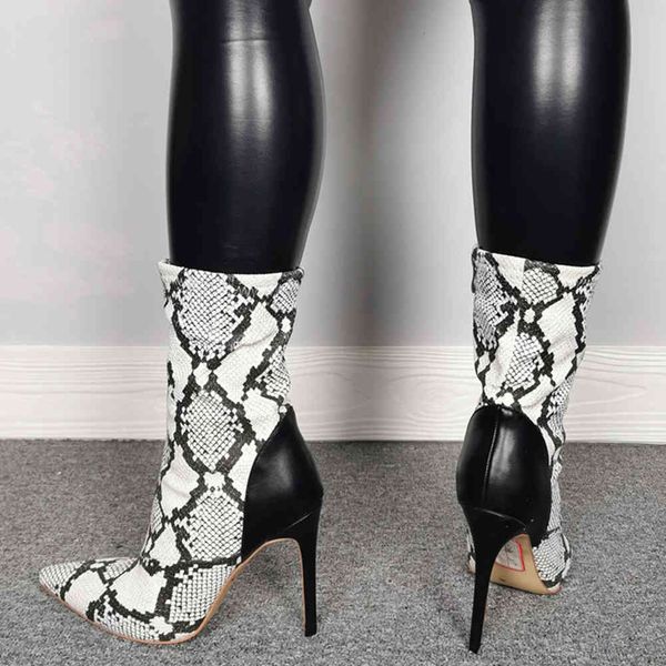 boots ins girl snake print pointed toe high heels winter party fashion boots women zipper shoes woman, Black
boots ins girl snake print pointed toe high heels winter party fashion boots women zipper shoes woman, Black