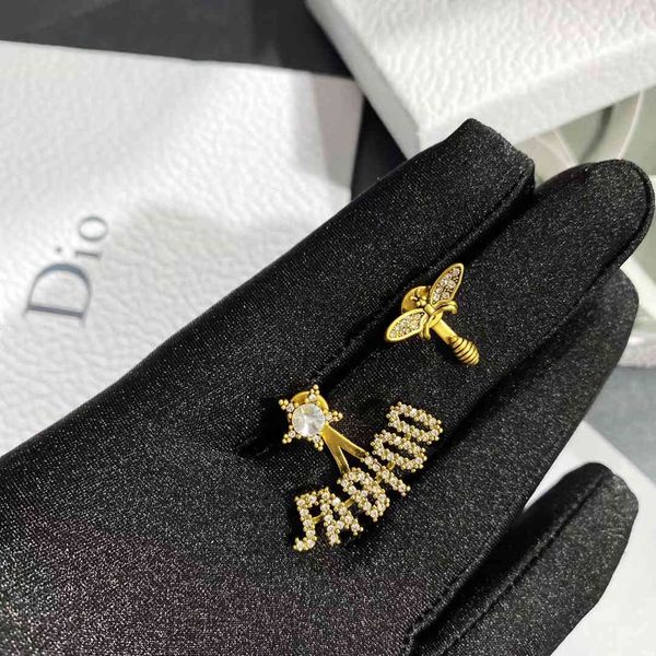 design jewelry bee asymmetric stud feminine temperament letter versatile super flash earrings 925 pure silver, Golden
design jewelry bee asymmetric stud feminine temperament letter versatile super flash earrings 925 pure silver, Golden