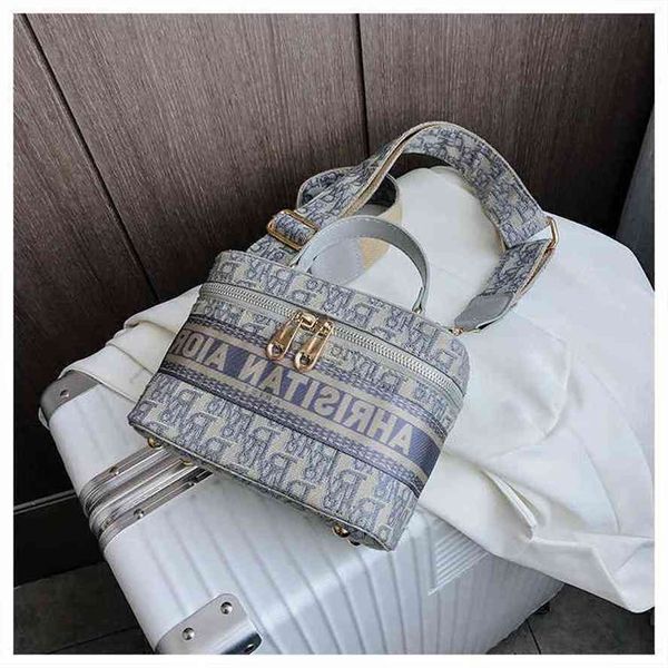 storage baagwomen's 2020 new hanfan canvas embroidery letter versatile one shoulder cross carry small square baggg bag
storage baagwomen's 2020 new hanfan canvas embroidery letter versatile one shoulder cross carry small square baggg bag
