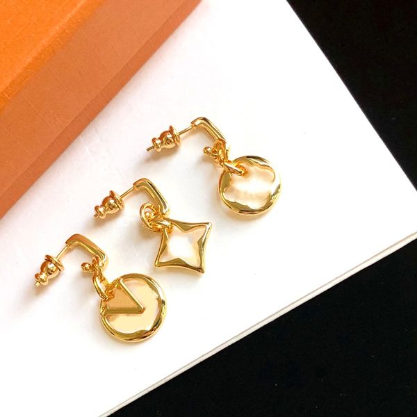 2022 designers hoop pearl stud earrings for lady party wedding lovers gift fashion designer earrings for women ear studs boucles d'orei, Golden
2022 designers hoop pearl stud earrings for lady party wedding lovers gift fashion designer earrings for women ear studs boucles d'orei, Golden