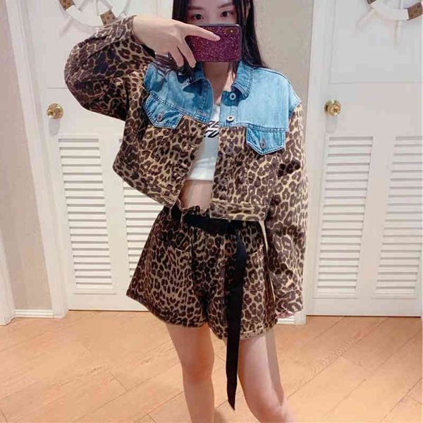 autumn denim fall winter turn down collar long sleeve spliced leopard fashion female jeans jacket women coat, Black;brown
autumn denim fall winter turn down collar long sleeve spliced leopard fashion female jeans jacket women coat, Black;brown