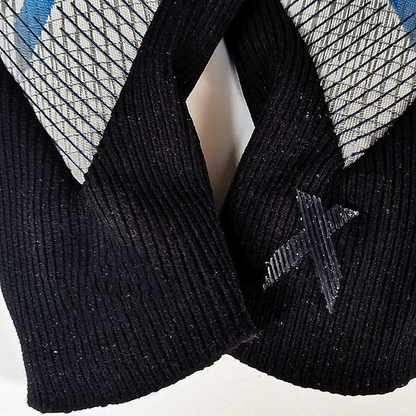 x professional new kids mens goalkeeper gloves thick latex football without finger protection goalie training gloves, Black
x professional new kids mens goalkeeper gloves thick latex football without finger protection goalie training gloves, Black