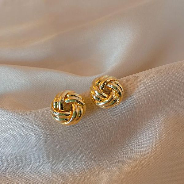 stud arrivals korean fashion simple vintage gold color metal braid flower earrings for women girls gift jewelry 3s001, Golden;silver
stud arrivals korean fashion simple vintage gold color metal braid flower earrings for women girls gift jewelry 3s001, Golden;silver