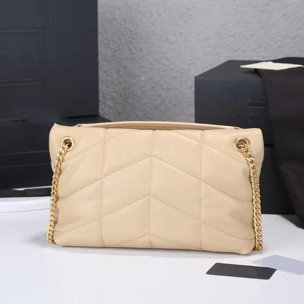 evening bags the lambskin one-shoulder messenger bag made of 100% chain soft and delicate touch a unique 2021
evening bags the lambskin one-shoulder messenger bag made of 100% chain soft and delicate touch a unique 2021