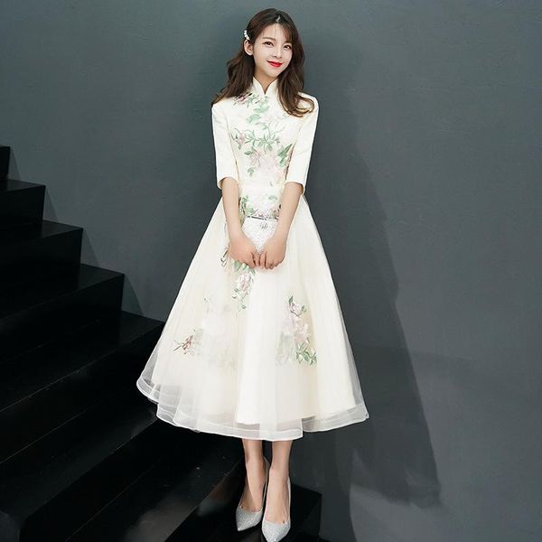 ethnic clothing white lace wedding dress gown perspective embroidery flower qipao pleated female retro cheongsam celebrity robe de soir, Red
ethnic clothing white lace wedding dress gown perspective embroidery flower qipao pleated female retro cheongsam celebrity robe de soir, Red