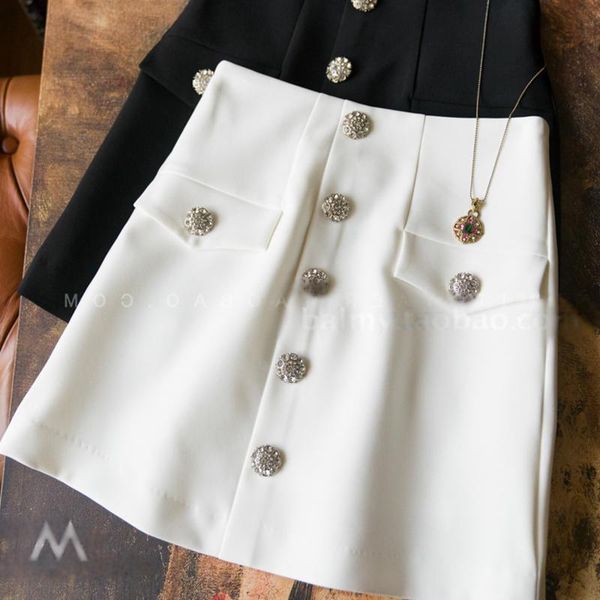 skirts spring summer 2021 women elegant short rhinestone buttons white black mini ol skirt y671
skirts spring summer 2021 women elegant short rhinestone buttons white black mini ol skirt y671
