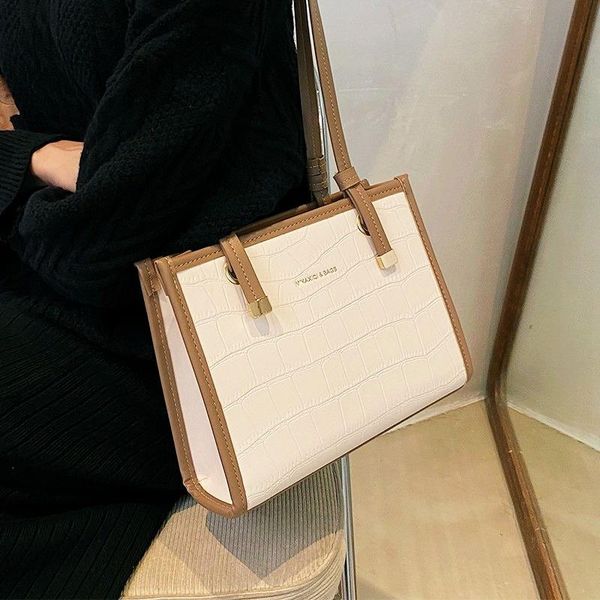 evening bags this year's bag 2021 fashion women's autumn and winter high texture solid color versatile casual shoulder
evening bags this year's bag 2021 fashion women's autumn and winter high texture solid color versatile casual shoulder