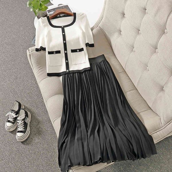 two piece dress summer half sleeve scoop neckline white knitted single-breasted + pleated mid-calf skirt suits 2 s set 21a152104143 uz24
two piece dress summer half sleeve scoop neckline white knitted single-breasted + pleated mid-calf skirt suits 2 s set 21a152104143 uz24