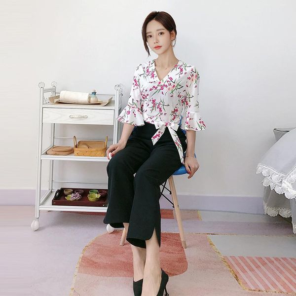 women beauty salon flare sleeve uniforms suits female beautician floral print workwear sets for spa massage sauna foot bath women's two, White
women beauty salon flare sleeve uniforms suits female beautician floral print workwear sets for spa massage sauna foot bath women's two, White