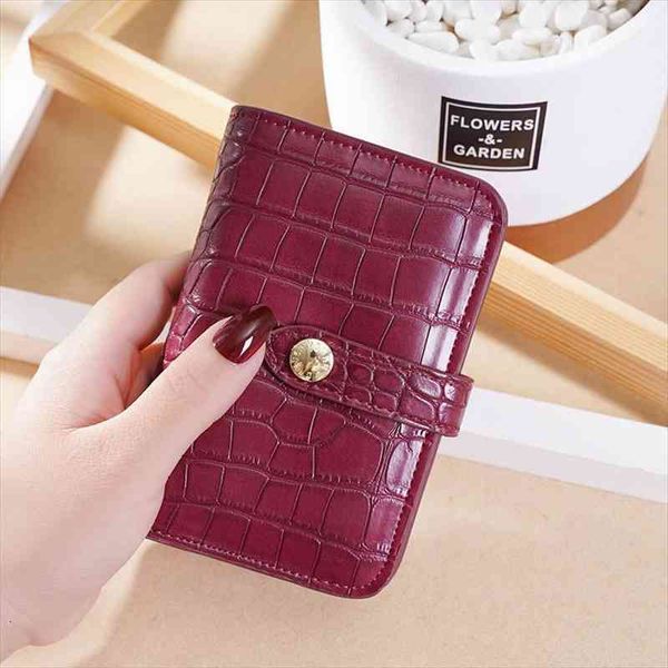 women short wallets brand crocodile print purses card holder fashion woman small zipper wallet with coin purse, Red;black
women short wallets brand crocodile print purses card holder fashion woman small zipper wallet with coin purse, Red;black