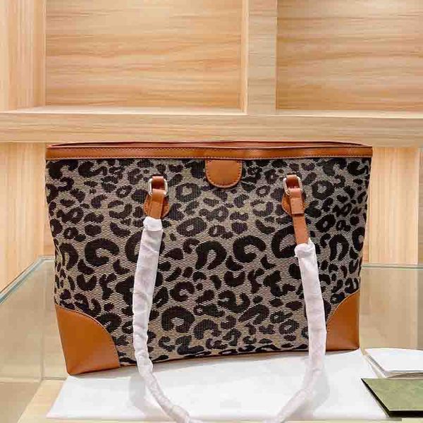 luxurys leopard print canvas totes designers handbag fashion underarm bag shopper bags
luxurys leopard print canvas totes designers handbag fashion underarm bag shopper bags