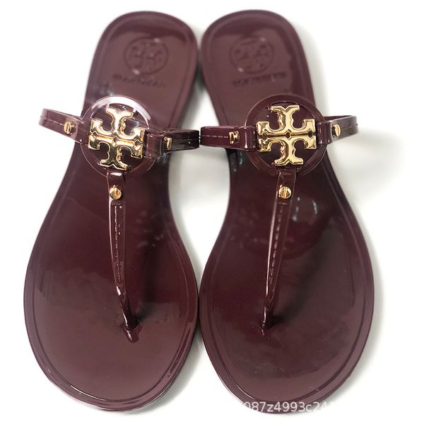 slipper 2021 summer new pvc beach letter herringbone foot clip slipper jelly flat bottom metal button flat heel sandalzly, Black
slipper 2021 summer new pvc beach letter herringbone foot clip slipper jelly flat bottom metal button flat heel sandalzly, Black
