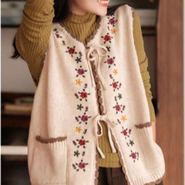 literary embroidery broken flower bandage vt 21 autumn and winter female round neck sleevels cardigan coat, Black;white
literary embroidery broken flower bandage vt 21 autumn and winter female round neck sleevels cardigan coat, Black;white