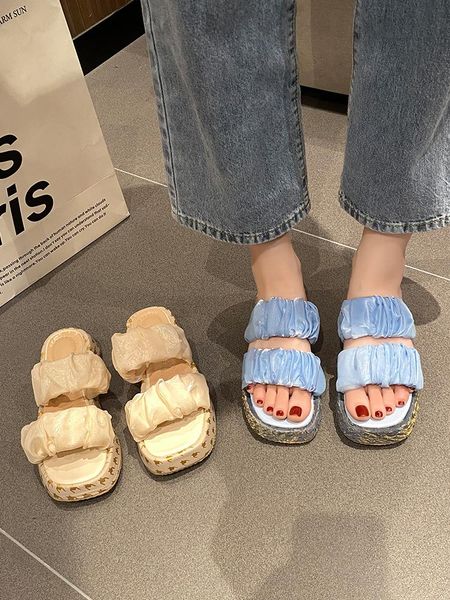 slippers selling thick-soled ladies summer fashion outer wear square toe casual beach shoes non-slip wear-resistant., Black
slippers selling thick-soled ladies summer fashion outer wear square toe casual beach shoes non-slip wear-resistant., Black