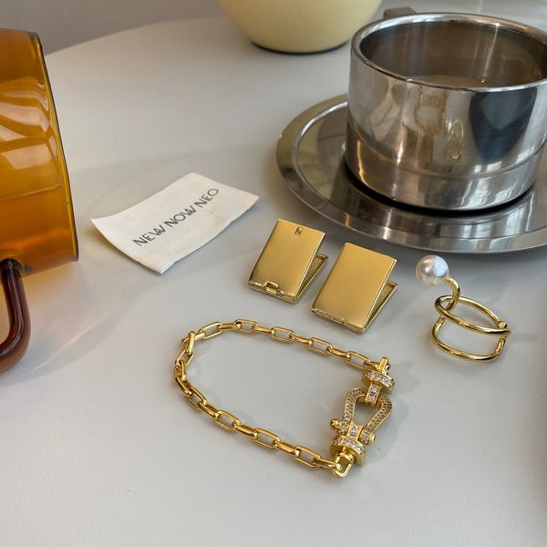 139 / simple and personalized geometric square earrings, 14k gold plated for women, Silver
139 / simple and personalized geometric square earrings, 14k gold plated for women, Silver