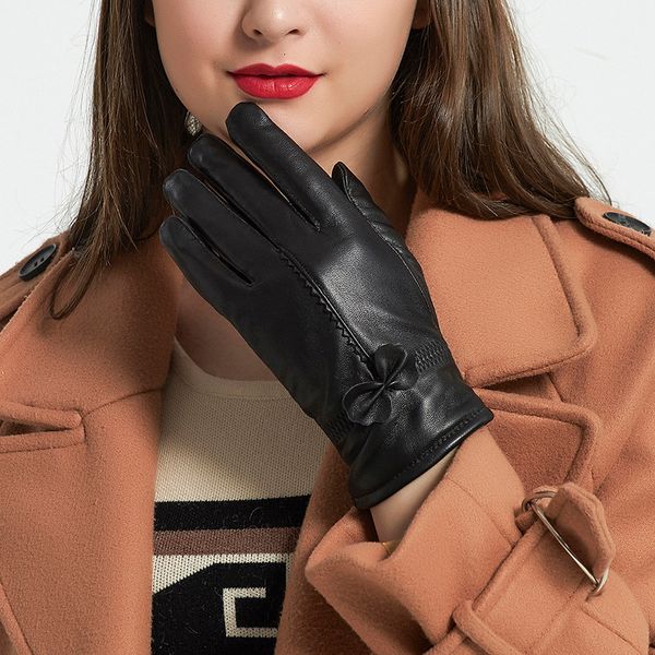 gloves leather women' patchwork plush thickened warm sheepskin labor protection butterfly decoration, Blue;gray
gloves leather women' patchwork plush thickened warm sheepskin labor protection butterfly decoration, Blue;gray