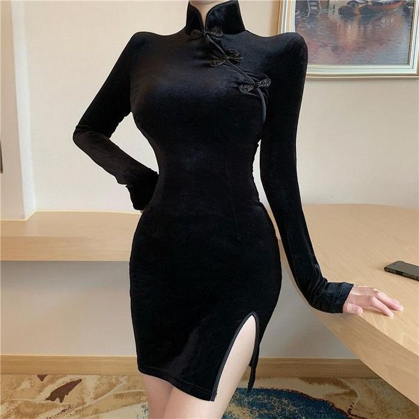 ethnic clothing retro improved cheongsam dress autumn and winter long sleeve button stitching stand collar gold velvet short skirt, Red
ethnic clothing retro improved cheongsam dress autumn and winter long sleeve button stitching stand collar gold velvet short skirt, Red