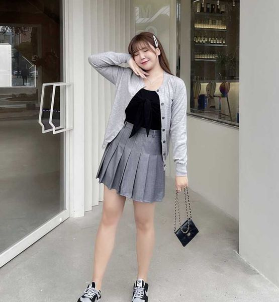 skirts 2021 plus size women's pleated skirt korean style high waist suit twill fashion, Black
skirts 2021 plus size women's pleated skirt korean style high waist suit twill fashion, Black