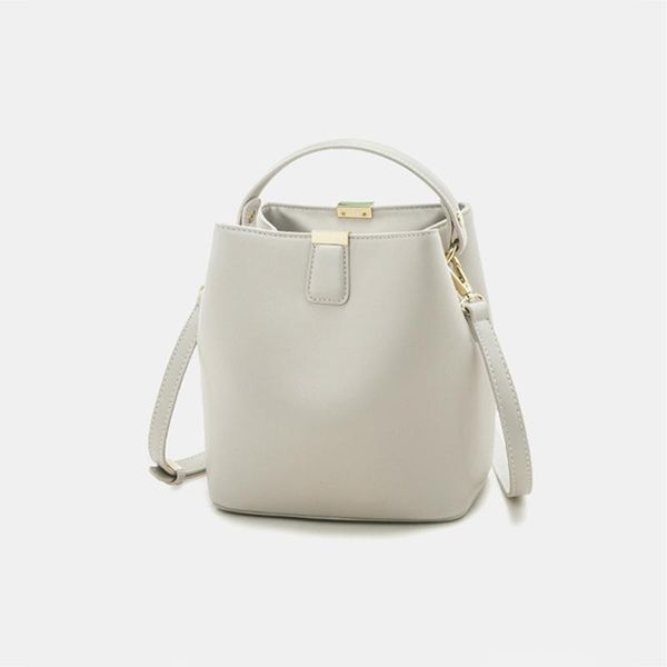 evening bags luxury niche design single-shoulder bucket bag messenger 2021 trendy high-quality fashion women's small
evening bags luxury niche design single-shoulder bucket bag messenger 2021 trendy high-quality fashion women's small
