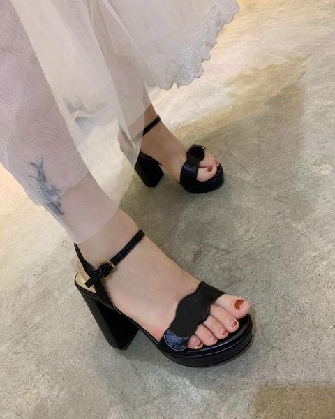 dress shoes style with thick high-heel platform sandals women's ankle strap all-match open toe, Black
dress shoes style with thick high-heel platform sandals women's ankle strap all-match open toe, Black