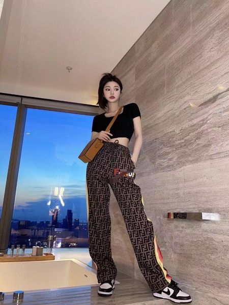new all over print rainbow letters embroidered webbing high waist elastic double drawcord design shows thin and wide legs, Black;white
new all over print rainbow letters embroidered webbing high waist elastic double drawcord design shows thin and wide legs, Black;white