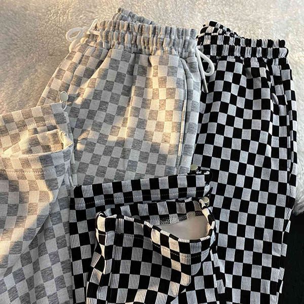 women's pants & capris checkerboard straight leg women streetwear contrast color spliced sweatpants trendy warm thick plaid elastic wai, Black;white
women's pants & capris checkerboard straight leg women streetwear contrast color spliced sweatpants trendy warm thick plaid elastic wai, Black;white