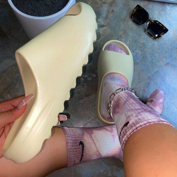 slippers summer home women heel 3cm thick bottom serrated sole non slip bathroom ladies slides indoor couples platform, Black
slippers summer home women heel 3cm thick bottom serrated sole non slip bathroom ladies slides indoor couples platform, Black