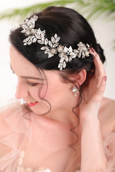 chic rhinestones silver metal flower crown and earrings women vintage set of wedding headwear bridal accessories hair band vine
chic rhinestones silver metal flower crown and earrings women vintage set of wedding headwear bridal accessories hair band vine