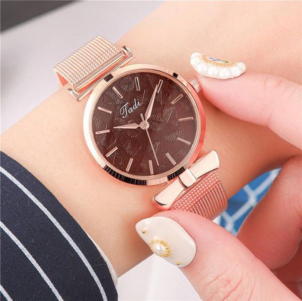 wristwatches simple ladies watch quartz movement embossed leaf dial alloy mesh strap, Slivery;brown
wristwatches simple ladies watch quartz movement embossed leaf dial alloy mesh strap, Slivery;brown